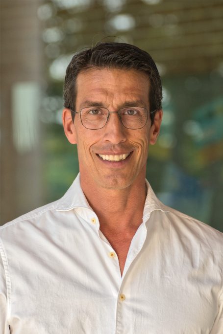 Dr. M. Weber
